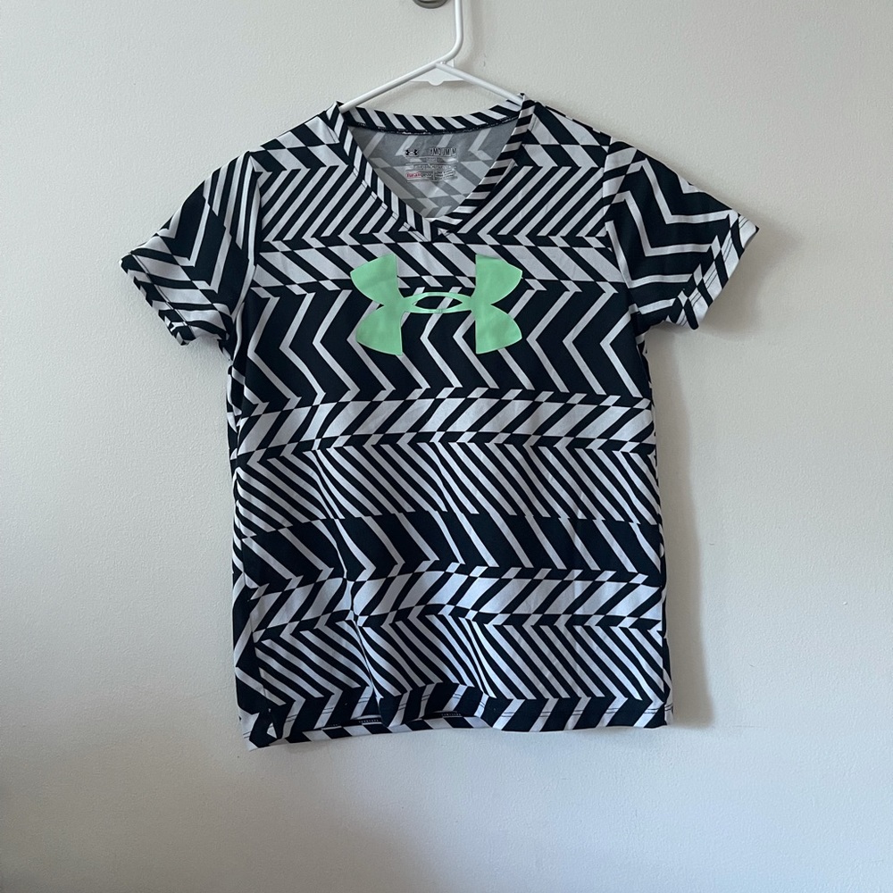 Girls under armour athletic shirt